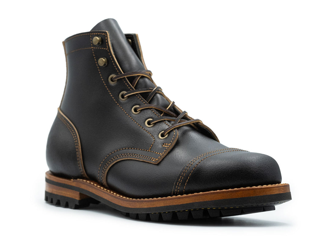 Black Waxed Flesh Cap Toe | 13EE