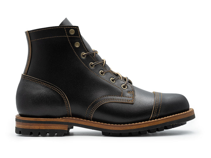 Black Waxed Flesh Cap Toe | 13EE