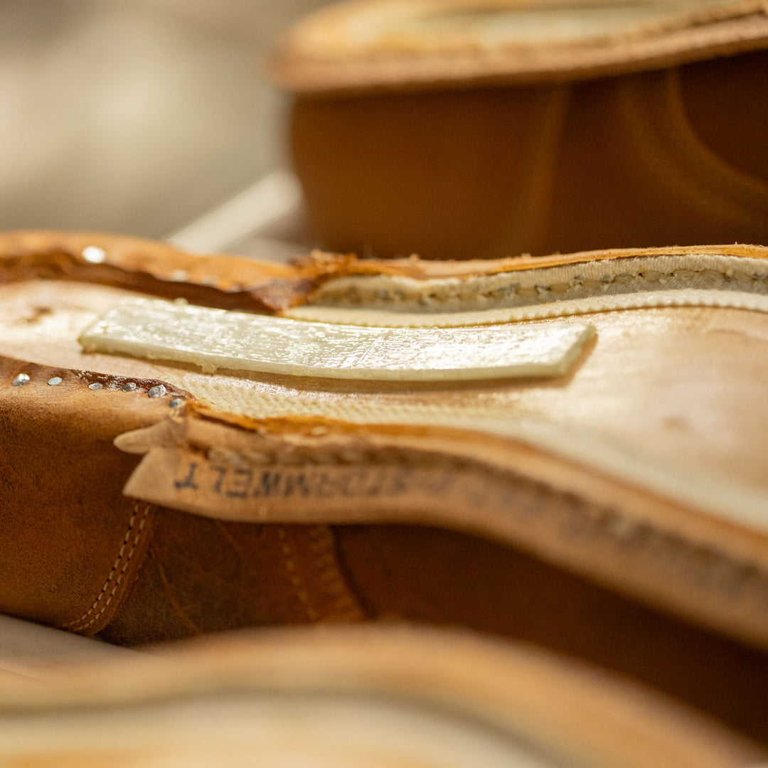 close up shot of fiberglass shank on bottom of coach rambler boot before cork filling is added