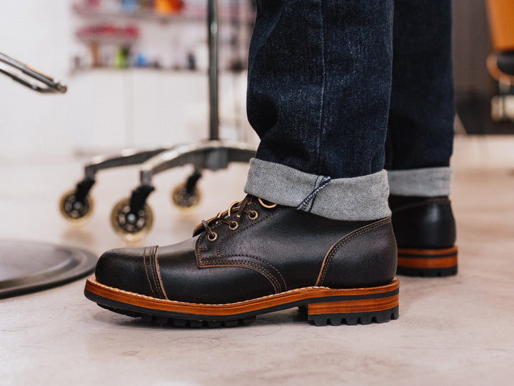 Black Waxed Flesh Cap Toe | 13EE
