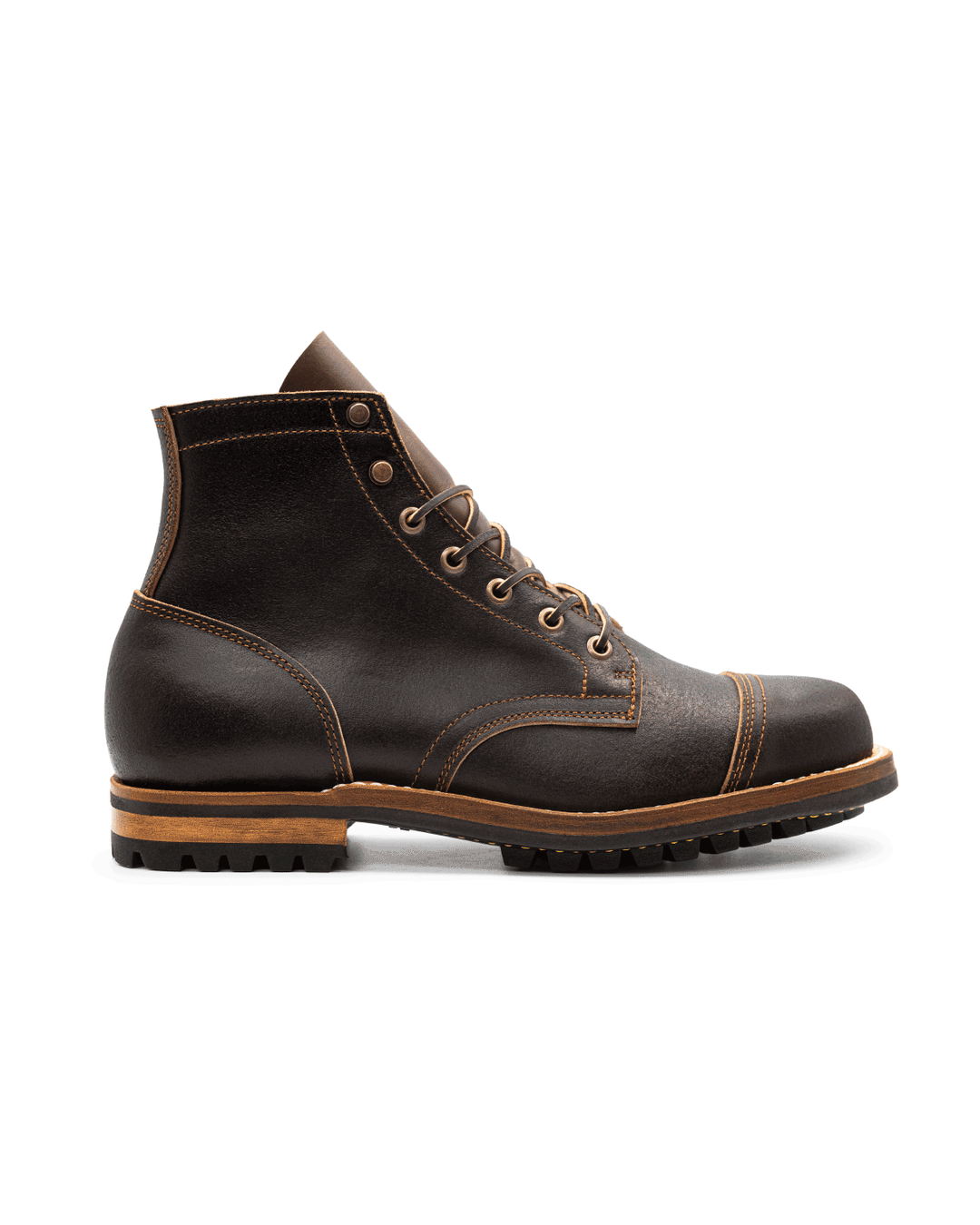 animation of java waxed flesh boot before and after wear