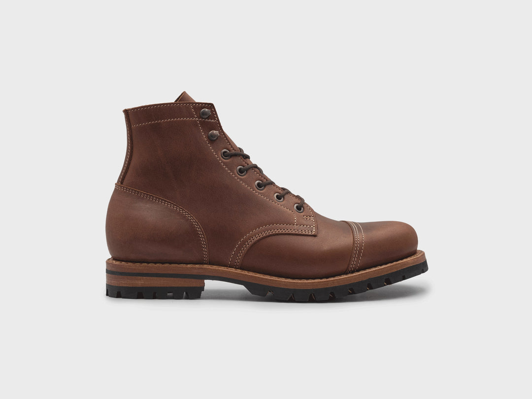360° rotating view of the Brown Oiled Smooth Out Cap Toe boot