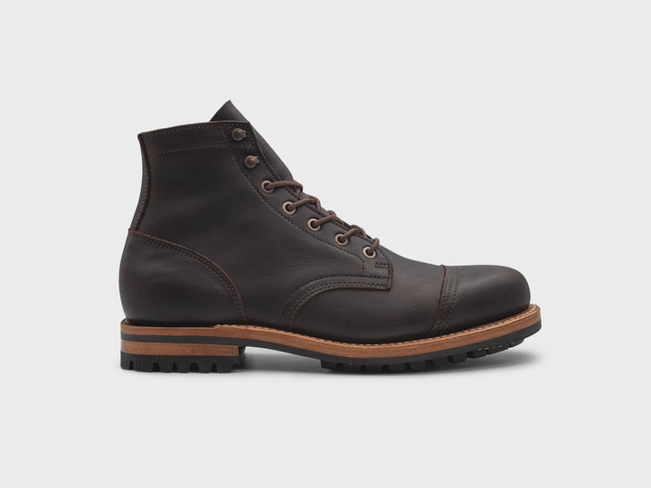 360° rotating view of the Eastern Brown Snakebite Cap Toe boot