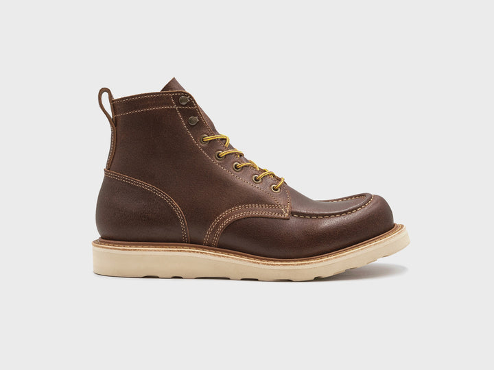 360° rotating view of the Natural Rough Shot Moc Toe boot